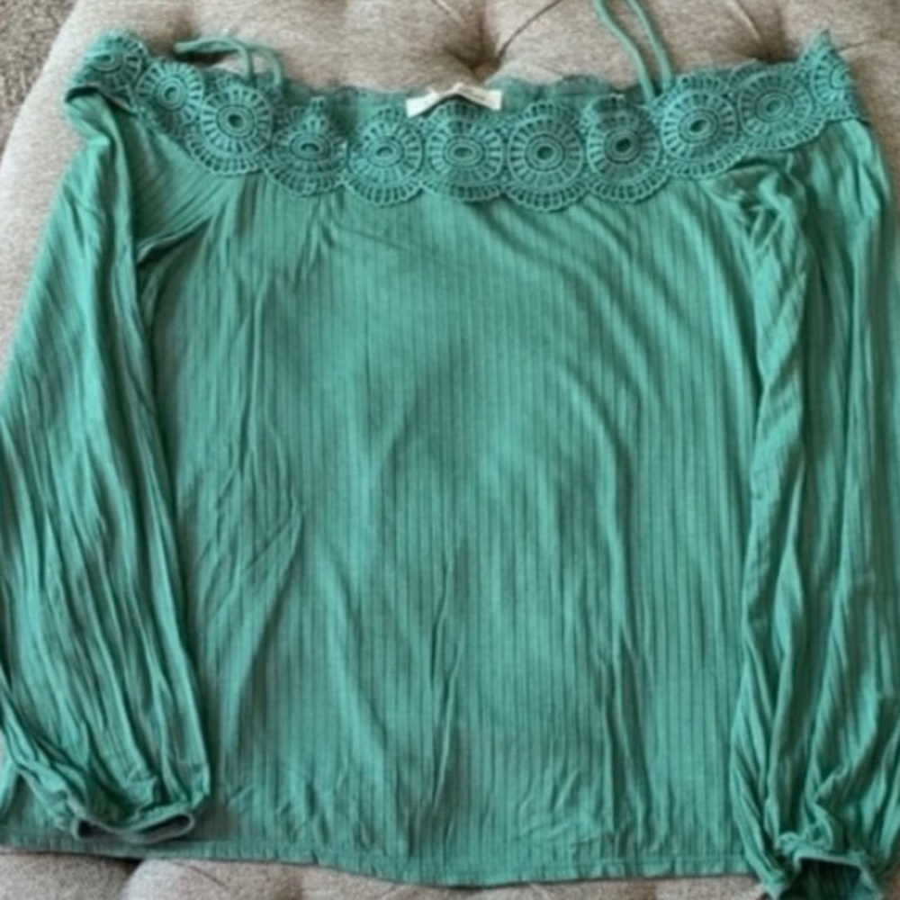 Ribbed Off Shoulder Top - Picture 7 of 7